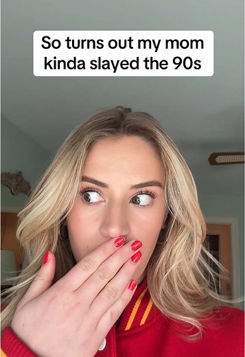 Found some old photo albums of my mom and she’s so cute 🥹 #90s #90sfashion #90saesthetic #90smom #greenscreen