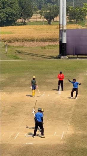 “Star mark on point — bowler delivers with precision!”