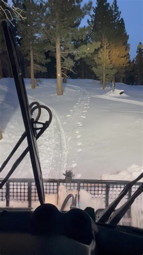TRAIL GROOMING UPDATE ❄️ www.fs.usda.gov/activity/inyo/recreation/wintersports ❄️Today (2/23): G from June Lake Junction to Mammoth Scenic Loop Rd, K to B, Obsidian Dome Nordic Area. ❄️ Yesterday (2/22): A through Scenic Loop to D at Bald Mountain Road to I at East Crater Flat to June Lake Junction. ❄️ Wednesday (2/21): A, B, K, and L ❄️ C, H Trails: Mammoth Snowmobile Adventures grooms from Woolley's Tube Park to Inyo Craters. ❄️ Shady Rest non-motorized trails: www.mammothtrails.org/trail-cond