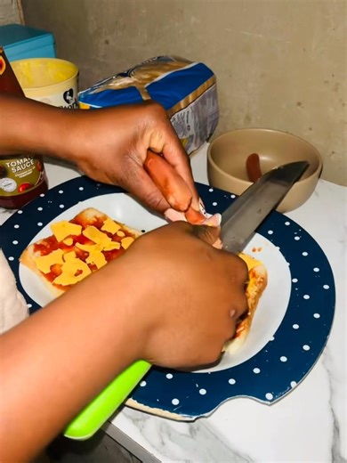 91K views · 2.9K reactions | Making pizza bread #MolweniGuys | Mandy Milisa Yawa | Facebook