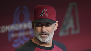 D-backs' Torey Lovullo tossed at Giants, ejects umpires