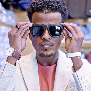 283K views · 1.7K reactions | Premier Tap – Lacag-bixin fudud, degdeg ah, oo casri ah. Hal taabasho kaliya, meel kasta oo aad joogto. #Tap2Pay #PremierTap #PremierBank | Premier Bank | Facebook