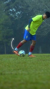 3.2M views · 48K reactions | Amazing ⚽️skill tutorial珞you can do easily﫡! #footballskills #football #tutorial #skill | Vikash Hwbm | Facebook
