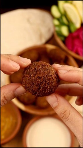 Healthy Homemade Falafel Recipe | Crispy & Moist 🌿🥙