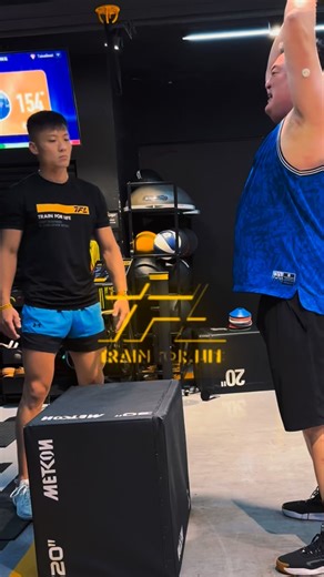 【TFL一對一私人教練課】 在這裡，不會只是「差不多」 每個動作都是安全、正確、穩定的呼吸 讓你的身體逐步成長💪🏻 從日常動作到專項運動、從體態雕塑到運動表現 我們不只是陪你練，更是帶你穩定變好 這就是淬煉🔥 讓每個人都能誠實對待自己的地方 Keep training, challenge better. 🟡 FSP 功能性肌力訓練系統 ✔️ 針對不同族群、年齡與需求模組化設計 ✔️ 涵蓋肌力、動作控制、活動度、穩定性 ✔️ 每一次訓練都會由專業教練全程指導與調整 — 🎯 一對一專屬教練｜全程陪練、即時修正 TFL 淬煉體能訓練中心 ｜功能性訓練專業空間 📍 台北市大安區忠孝東路四段 303 號 B1 （國父紀念館站一號出口） ⸻ 私人課、團體課｜體驗、諮詢 📩 Line｜@tfl360 ⸻ #TFL淬煉體能 #功能性訓練 #私人教練推薦 #籃球訓練 #FSP系統訓練 #體能訓練 #客製化訓練 #動作控制 #台北健身房 #TrainForLife #教練課程 #國父紀念館健身 #功能性訓練 #肌力訓練 #教練課程 #台北健身 #自由教練 #場地租借 #國父紀念館捷運站 #