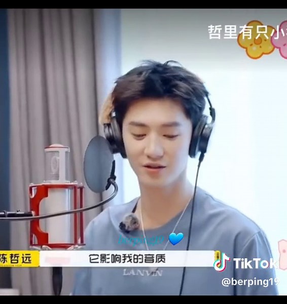 Chen Zhe Yuan weibo update.. 发个纯享版[酷] 演唱： 中国第一女rapper@我是娜扎 rapper陈 #旅行任意门# ​​​ Kirimkan versi kenikmatan murni [keren] Bernyanyi: Rapper wanita nomor satu Tiongkok @我是Naza rapper Chen #游pintu sewenang-wenang# #chenzheyuan #gulinazha #fyp #foryoupage #randomtour