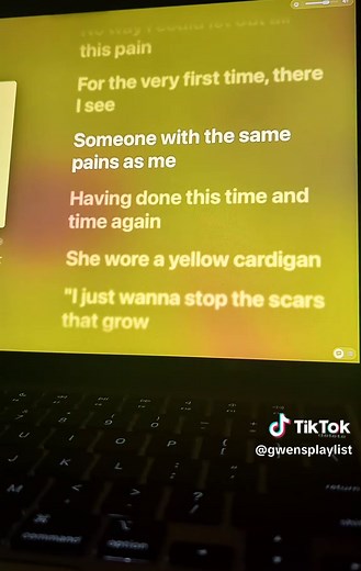 My R 💛 #lyrics #annapantsu #song #applemusic #fyp | yellow cardigan