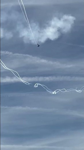 F-16 Fighting Falcon Style Aerobatics | Insane Low Pass by North American T-6 Texan Warbird Airshow