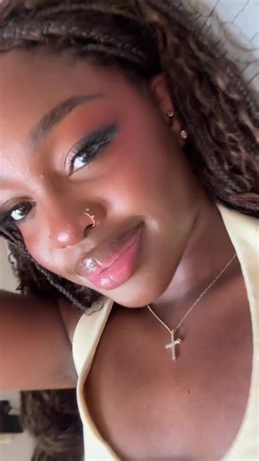 I love this sound so much 🤭 #makeup #transition #relatable #makeuptutorial