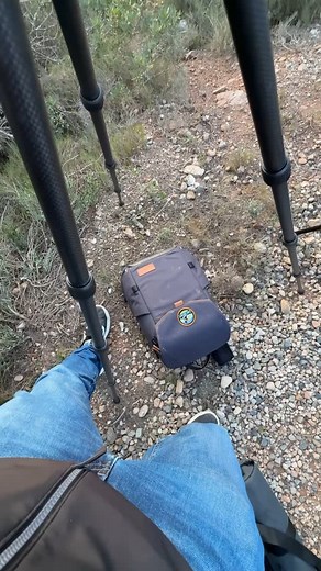La flor de sol es un fenómeno que se puede disfrutar al atardecer los días en que el astro se alinea con la Roca Foradada de Montserrat. Se puede ver desde el municipio de Castellbell i el Vilar, sobre la tercera semana de febrero. 📷 Fuji X-H2 con el 70-300 f/4-5.6 a ISO125 - 1/250 - f/16 @fujifilm.es #flordesol2025 #flordesol #montserrat #castellbellielvilar @vanguardworldes | Joan Vendrell