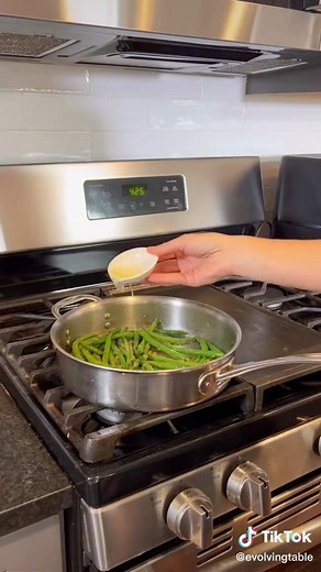 Easy Sauteed Green Beans with Garlic and Butter