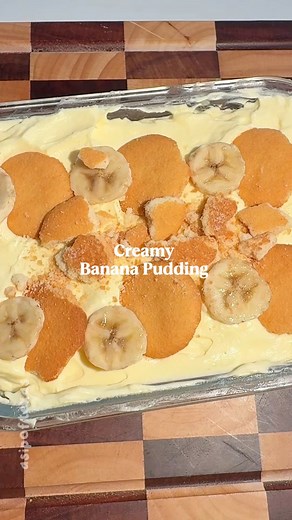 Creamy Banana PuddingThis banana pudding is what dreams are made of! Creamy layers of vanilla pudding, fresh bananas, and cookies in every bite. Save this for your next dessert night!Ingredients:1/2 cup condensed milk1/2 cup water3/4 cup milk3 cups heavy cream1 tsp vanilla extractNilla Wafers2 BananasFull recipe is on the blog. Search banana pudding #bananapudding #easyrecipes #easydessert #nobakedessert #banana | Asipoftexas