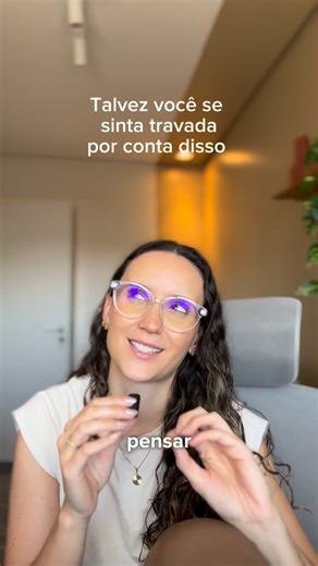 Luíse Gatelli • Psicóloga ACT | Se nos emaranhamos muito nas preocupações e na necessidade de ter certeza sobre o resultado, podemos também nos privar de movimentar.... | Instagram