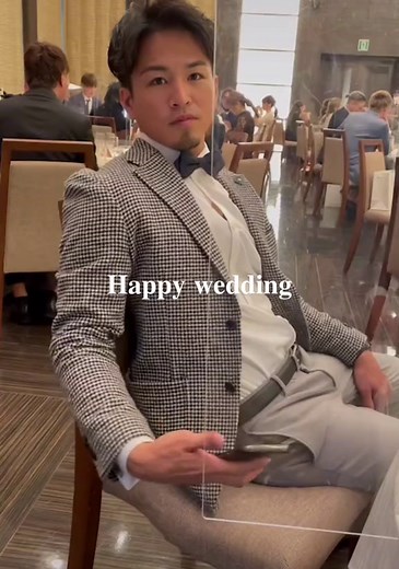 先輩の結婚式での蝶ネクタイスタイル✨