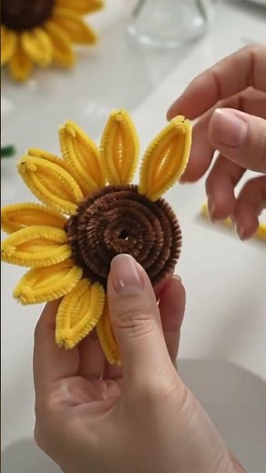 How to Make Realistic Pipe Cleaner Sunflower | Easy DIY Flower Craft | Satisfying Handmade Tutorial