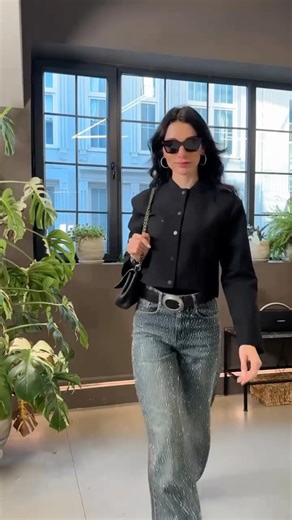 @sishliofficial | Yeni sezon taşlı Jean | Instagram