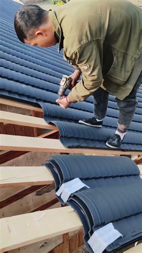 Use of tile-shaped steel for roofing #shorts