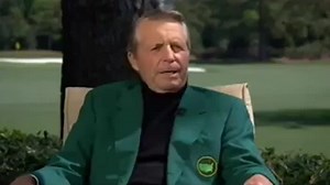 Holy crap. Legendary golfer ‘poops’ on green