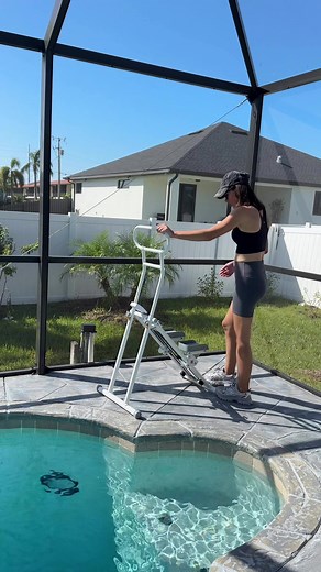 Adding some energy to my morning routine! 🌞✨ The Folding Vertical Climber makes getting a full-body workout at home super easy! 💪🏽 It’s a perfect mix of cardio and strength training in one. Plus, the adjustable handlebars make it great for any fitness level. 🔥 I kickstart my day with a 15-minute climb, and it feels amazing! ⏰🏃‍♀️ Bring the gym home and enjoy your workout! 💯 🔗link in bio 🙌🏼 #hxdergo #hxdergofitness #fitnessmotivation #fitness #fitnessmodel #MorningRoutine #HomeWorkout #S