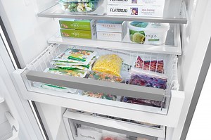 Electrolux Refrigerator Leaking [Solved] - In-depth Refrigerators Reviews