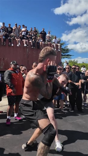 1 Minute Scraps on Instagram: "WILD CARD FIGHT. We had 4 fighters fail to show up on the day, which means we gave 4 fighters who lost a shot to re-enter the tournament. Fight 15, Round 1, King of Knockouts."