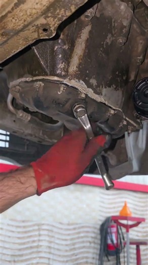 auto technician engine oil filter replacement #automobile