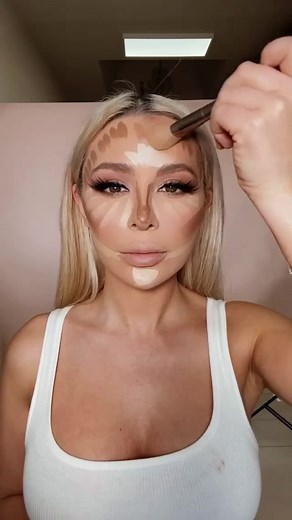 #Contouring tips using @vanitymakeupcosmetics ✔️ #fyp #foryou #foryoupage #makeuptutorial #faceliftmakeup #voiceover