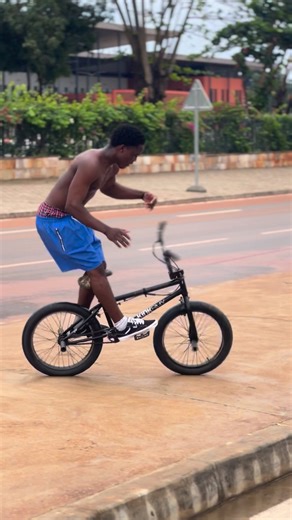 La vie sur deux roues.🤍 #bmx Musique 🎵 : First King | Courage Oscar
