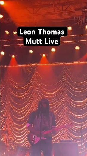 Leon Thomas performs Mutt Live (chorus) Mutts Don’t Heel Tour Denver #leonthomas #rnb