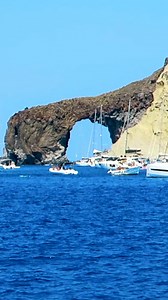 🌊 Discovering the Arch of Salina We’re exploring this unique spot in the Aeolian Islands: the Arco Naturale Di Punta Perciato. A volcanic gem with crystal-clear waters and stunning landscapes that draws in sailors and nature lovers alike! Want to see more? We invite you to watch our Episode 144, where you can discover this natural wonder and more of our journey through Italy 🇮🇹 www.lavidaavela.org | La VIDA A VELA Sailing My Life