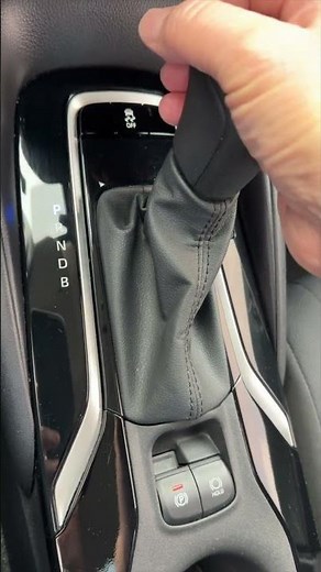 HOW TO DRIVE AN AUTOMATIC CAR