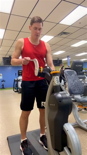 I’m the only gym dork I’ve ever seen that tried using the hand ergometer. 😆 . #gymdork #handergometer #gym #keithweinhold | Keith Weinhold