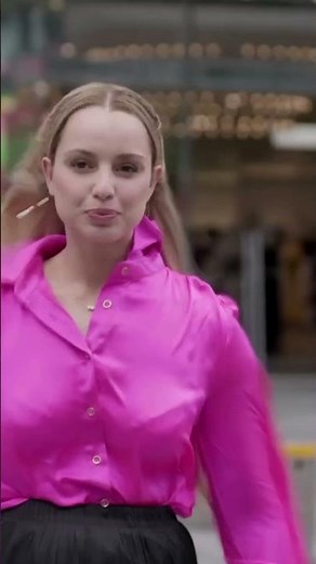 Kiwi news host left injured after seagull flies into her face during report