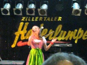 Stefanie Jodl - I glaub' fest an meine Träume.AVI