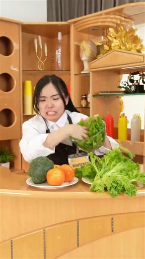 28K views · 166 reactions | Don’t enter a store at closing time! #yaey #store #closing #food #waitress | Seidi Voogre | Facebook