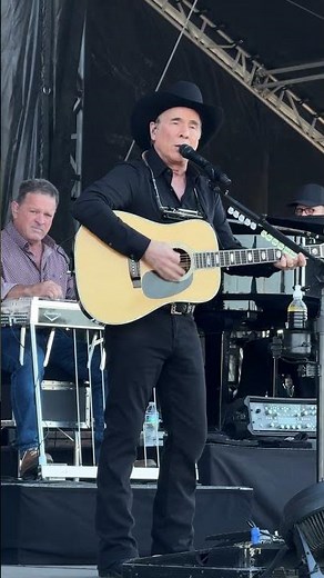 Clint Black Performs “A Better Man” | CMT