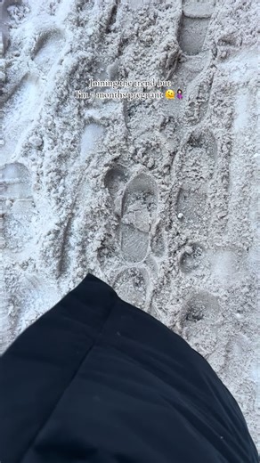 Pregnant and Stylish: Joining Trends at 7 Months