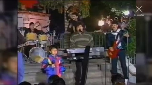 Cuéntame la canción: “Santa Claus le dio un beso a mamá”. @jorge_ugalde @televisa_espectaculos #cuéntameloya | Cuéntamelo Ya