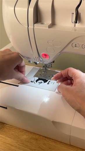 changing the bobbin on a brother pe800 #embroiderymachine #machineasmr #asmrsound #machineembroidery