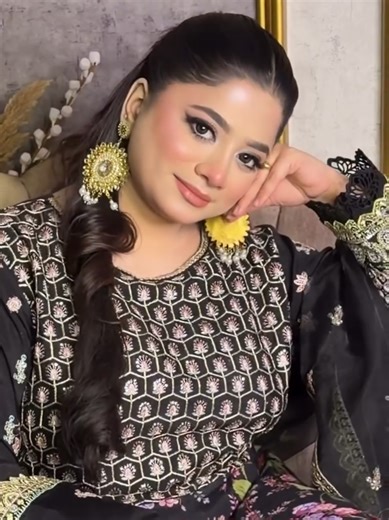 Momina Hussain's Stunning Make-Up Tutorial