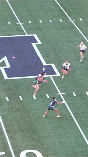#flagfootball: Center catch for a big gain