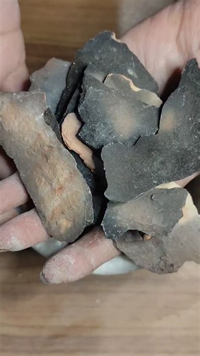 SMVChalkingjoy on Instagram: "#asmr #reels #asmrchalkcrushing"