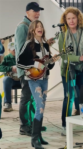 Can She Sing Some FLorida Bluegrass? 🤩