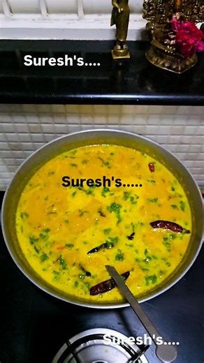 Suresh Sundararajan on Instagram: "Dinner special...katthirikkai gotsu.... I am a big big fan of brinjal recipes. I made this brinjal gothsu recipe for idli, very easy to make.and perfect side dish for idli, dosai, ven pongal and arisi upma.... If you are bored with usual sambar or chutney for idli,dosa or pidi kozhakattai, try this easy Kathirikkai gothsu recipe..... Kathirikkai Gothsu is a lesser known cousin of Sambar one of the popular side dishes for any breakfast. There is nothing fancy ab