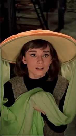 Audrey Hepburn in Funny Face, 1957 #funnyface #audreyhepburn #50s