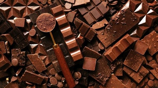 「まるで本物…」全長55mの“チョコ列車”が完成。22両つながる異次元スイーツに驚きの声