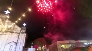 33K views · 2.5K reactions | Pasko sa Bantayan!!! ️ Christmas tree lightning na may kantahan, sayawan at namigay pa tayo ng mga GIFT VOUCHER para sa FREE HAIRCUT mula sa Cool Cut's Barbershop sa ating naka apiran na mga followers sa Bantayan Plaza! Watch nyo till the end mga ka-isla!  At shoutout din sa Island Brew Coffee Co. Para sa masarap na iced coffee!  | Team Bantayan Island | Facebook