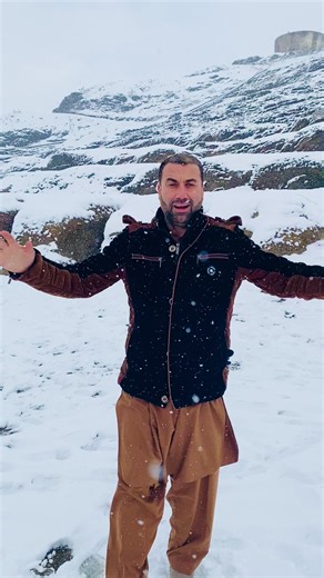 برف باری کی خوبصورتی اور مسافروں کے پیغام