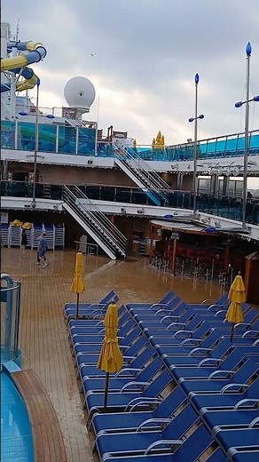 Carnival dream lido deck