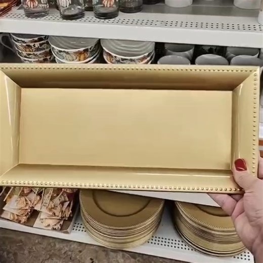 You Have To See this Dollar Tree PLATE Christmad HACK! #christmascrafts #dollartreeecrafts #christmasdecor #holidaydecor #dollartreediy | DIY Beauty On Purpose